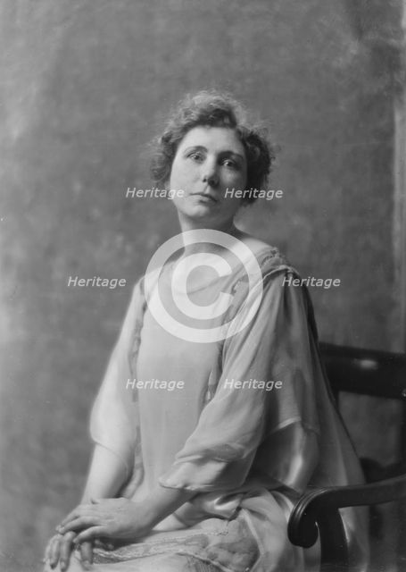 Miss Lucy Feagin, portrait photograph, 1919 May 20. Creator: Arnold Genthe.
