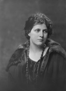 Miss M. Canfield, portrait photograph, 1919 Feb. Creator: Arnold Genthe