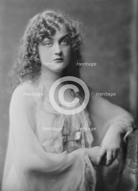 Miss M. Copley, portrait photograph, 1917 Nov. 20. Creator: Arnold Genthe.