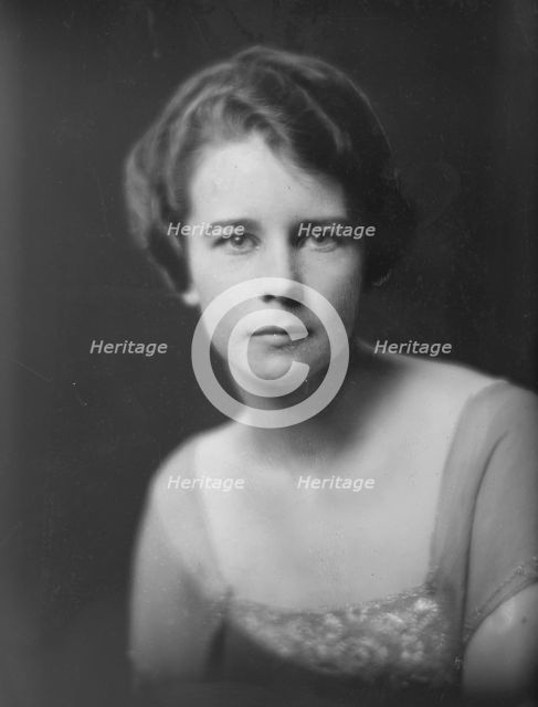 Miss M. Kelsey, portrait photograph, 1917 Dec. 6. Creator: Arnold Genthe.