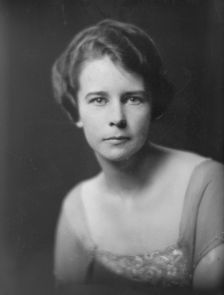 Miss M. Kelsey, portrait photograph, 1917 Dec. 6. Creator: Arnold Genthe