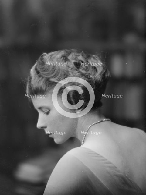 Miss M. Kelsey, portrait photograph, 1917 Dec. 6. Creator: Arnold Genthe.