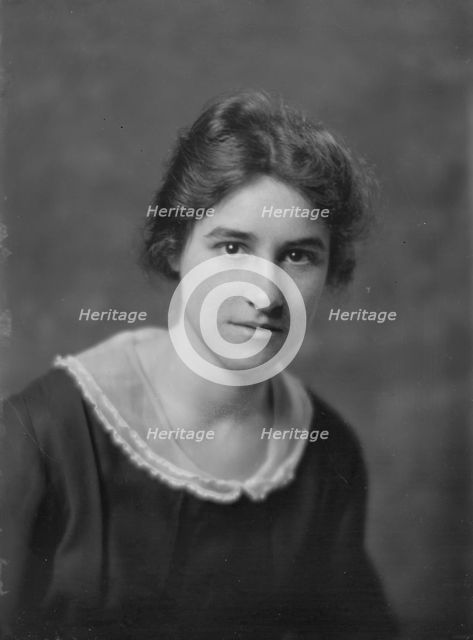 Miss McLean, portrait photograph, 1919 Apr. Creator: Arnold Genthe.