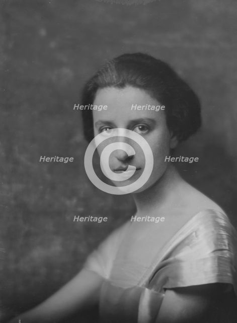 Miss Mabel Hutzler, portrait photograph, 1917 Dec. 24. Creator: Arnold Genthe.