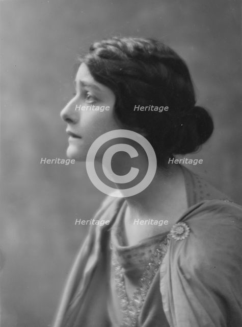 Miss Madeleine Delmar, (Mrs. B. Kauser), portrait photograph, 1918 Feb. 18. Creator: Arnold Genthe.