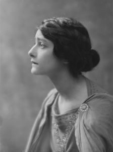 Miss Madeleine Delmar, (Mrs. B. Kauser), portrait photograph, 1918 Feb. 18. Creator: Arnold Genthe