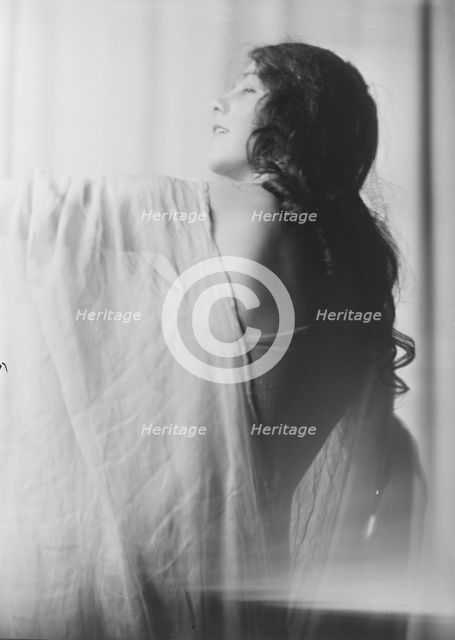 Miss Madrienne La Barre, portrait photograph, 1917 Dec. 1. Creator: Arnold Genthe.
