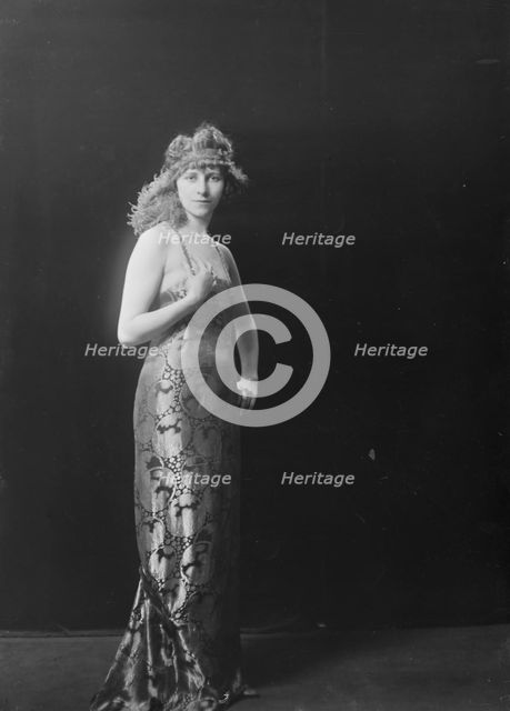 Miss Mary Cunningham, portrait photograph, 1918 Dec. 18. Creator: Arnold Genthe.