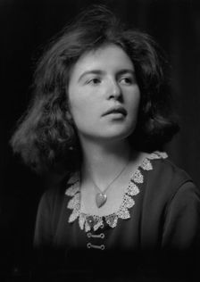 Miss Marya Zaturensky, portrait photograph, 1921 Apr. 15. Creator: Arnold Genthe