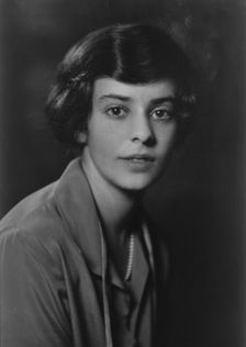 Miss Margaret Kahn, portrait photograph, 1923 Mar. 20. Creator: Arnold Genthe