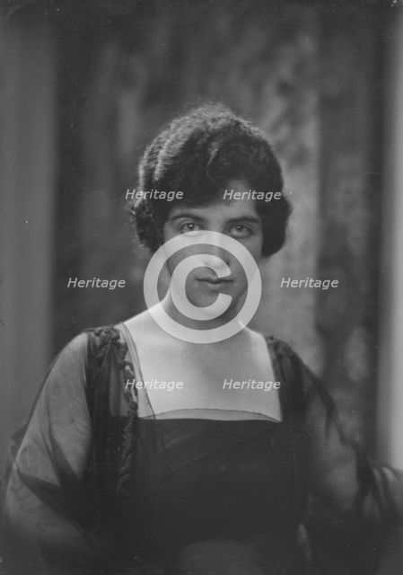 Miss Margaret Seligman, portrait photograph, 1917 Dec. 7. Creator: Arnold Genthe.