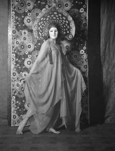 Miss Margaret Severn, 1920 May 21. Creator: Arnold Genthe