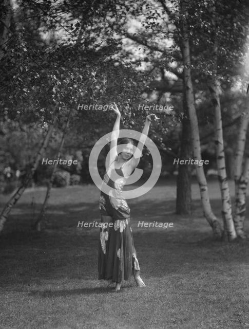 Miss Margaret Severn, between 1920 and 1922. Creator: Arnold Genthe.