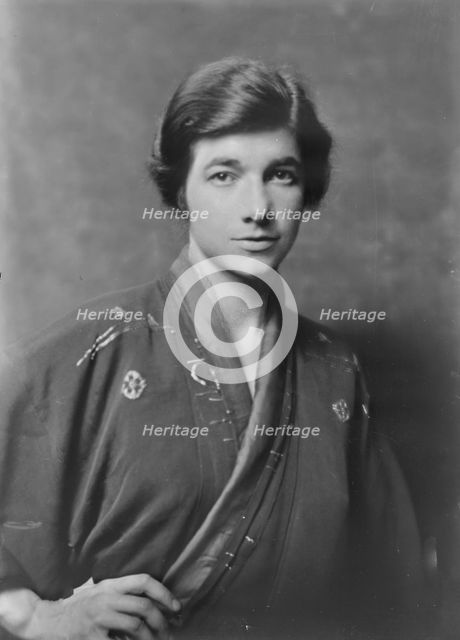 Miss Margaret Shaw, portrait photograph, 1918 June 19. Creator: Arnold Genthe.