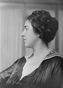 Miss Margery Reed, portrait photograph, 1918 Mar. 30. Creator: Arnold Genthe