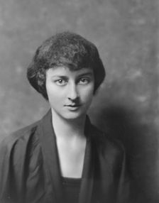 Miss Marguerite Bellamy, portrait photograph, 1918 May 8. Creator: Arnold Genthe
