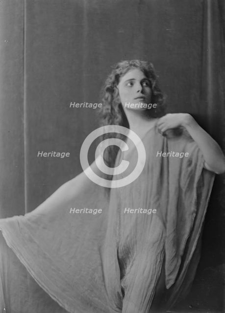 Miss Marie Goff, portrait photograph, 1918 Sept. 16. Creator: Arnold Genthe.