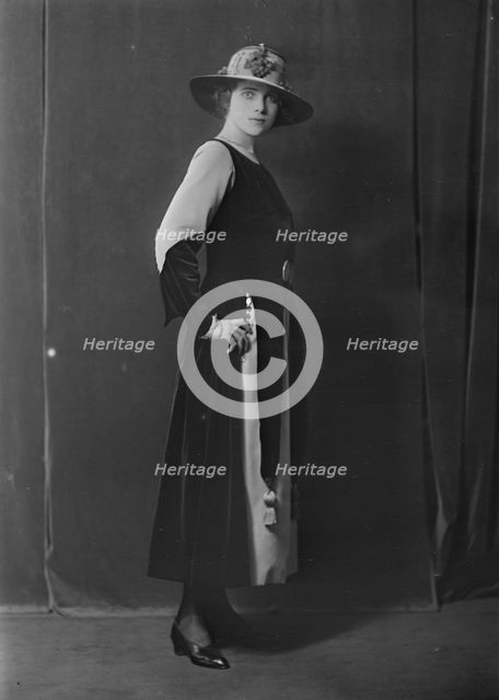 Miss Marie Goff, portrait photograph, 1918 Sept. 16. Creator: Arnold Genthe.