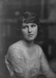 Miss Marie Martin, portrait photograph, 1918 Jan. 17. Creator: Arnold Genthe