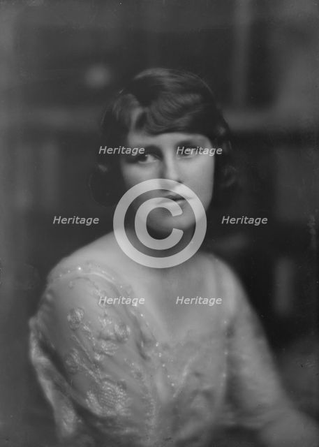 Miss Marie Martin, portrait photograph, 1918 Jan. 17. Creator: Arnold Genthe.