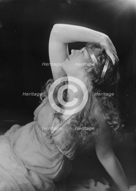 Miss Marion Davies, portrait photograph, 1919 June 14. Creator: Arnold Genthe.
