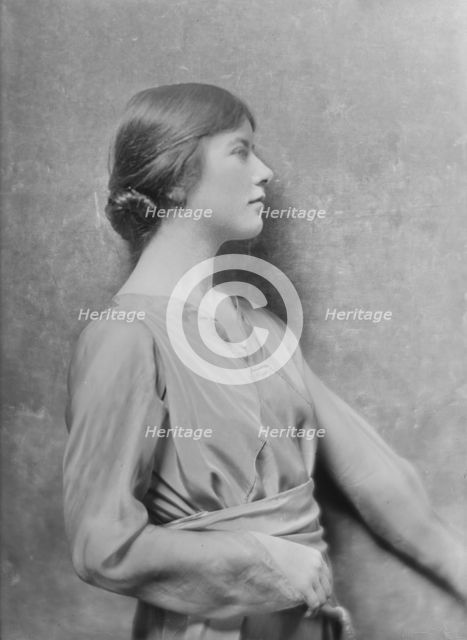 Miss Marjorie Vonnegut, portrait photograph, 1917 Nov. 15. Creator: Arnold Genthe.