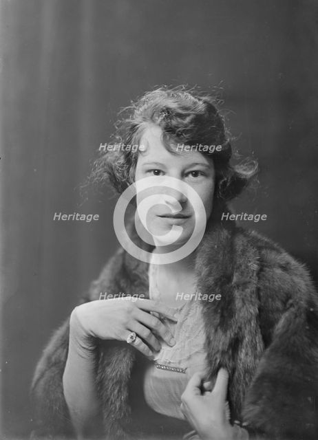 Miss Orme, portrait photograph, 1918 Sept. 7. Creator: Arnold Genthe.