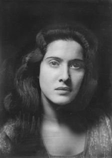 Miss Pearl Levison, portrait photograph, 1936. Creator: Arnold Genthe
