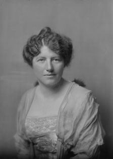 Miss Rachel Harris, portrait photograph, 1919 Mar. 3. Creator: Arnold Genthe