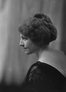 Miss Rachel Harris, portrait photograph, 1919 Mar. 3. Creator: Arnold Genthe