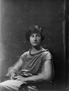 Miss Raine H. Jacoby, portrait photograph, 1919 Sept. 4. Creator: Arnold Genthe