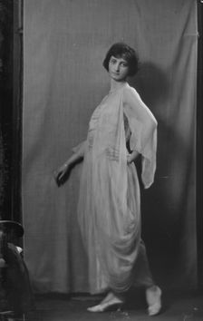 Miss Renee Schmoll, portrait photograph, 1919 Apr. 7. Creator: Arnold Genthe