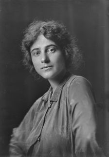 Miss Ruth Brunswick, portrait photograph, 1918 Aug. 9. Creator: Arnold Genthe