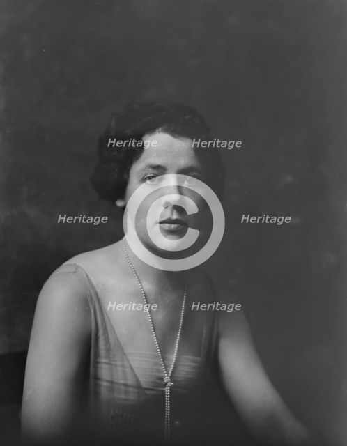Miss S. Dowman, portrait photograph, 1918 Oct. 30. Creator: Arnold Genthe.