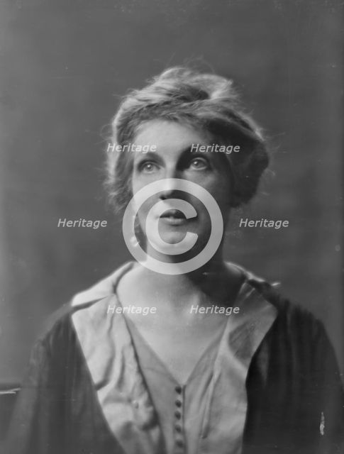 Miss Sally Flagg, portrait photograph, 1918 June 11. Creator: Arnold Genthe.