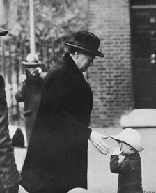 Mr. Churchill attending a Cabinet meeting during the General Strike in 1926 1926, (1945)