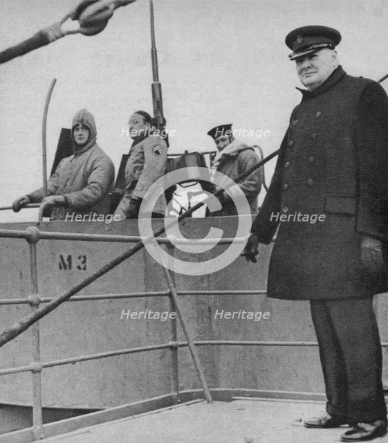 'Mr Churchill with a British and American gun crew', 1943-44. Artist: Unknown.