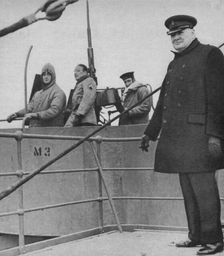 Mr Churchill with a British and American gun crew 1943-44