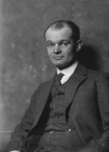 Mr. Clarence B. Kelland, portrait photograph, 1917 Dec. 13. Creator: Arnold Genthe