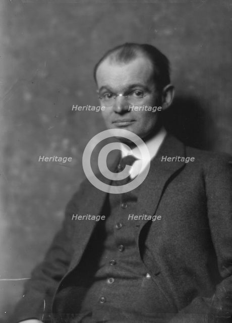 Mr. Clarence B. Kelland, portrait photograph, 1917 Dec. 13. Creator: Arnold Genthe.