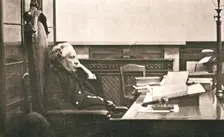 Mr Curtis Bennet listening to Christabel Pankhurst's speech from the dock, London, October 1908. Creator: Unknown