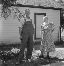 Mr. and Mrs. Chris Ament, dry land wheat farmers who survived..., south of Quincy, Washington, 1939. Creator: Dorothea Lange