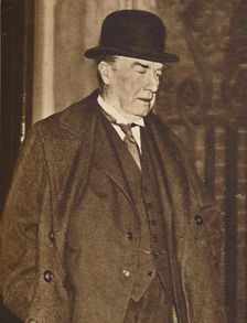 Mr. Baldwin Leaving No. 10 to Visit King Edward at The Fort, Dec 5 1936 (1937)