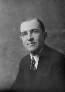 Mr. Leo Nash, portrait photograph, 1919 Apr. 11. Creator: Arnold Genthe