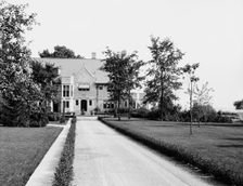 Mr. Swift's residence, Detroit, Mich., between 1905 and 1910. Creator: Unknown