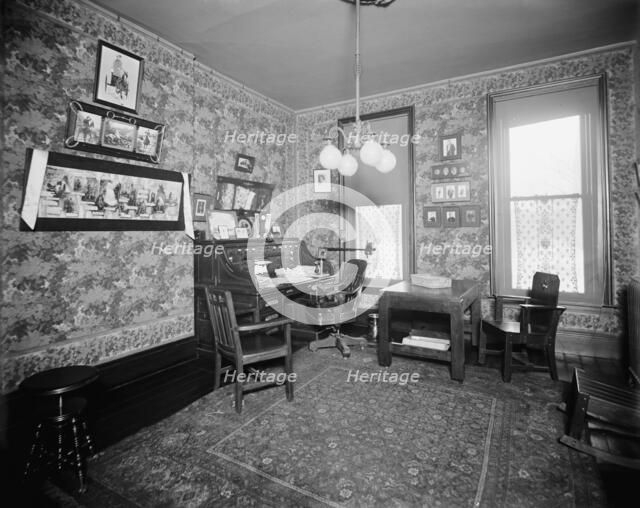 Mr. Raemick's office, Whitney Warner Publishing Co., Detroit, Mich., between 1900 and 1905. Creator: Unknown.