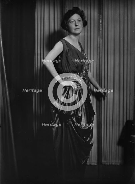 Mrs. M.A. Stuart, portrait photograph, 1919 Sept. 15. Creator: Arnold Genthe.