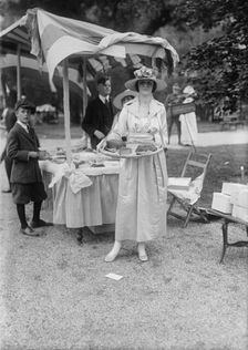 Mrs. MacNeal Swasy, 1918. Creator: Bain News Service