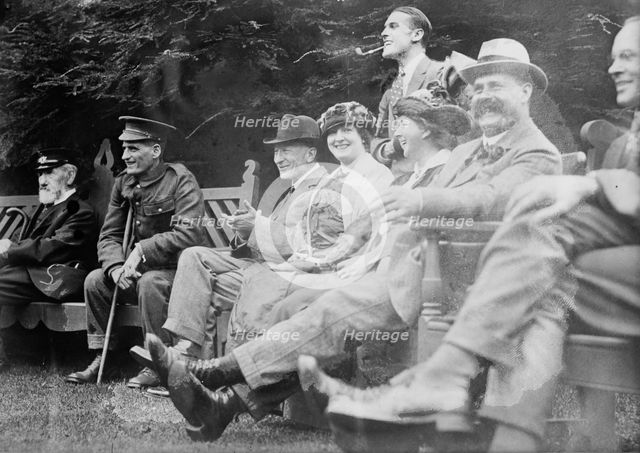 Mrs. Marsh entertaining wounded, Warwick Castle, 6 Oct 1915. Creator: Bain News Service.