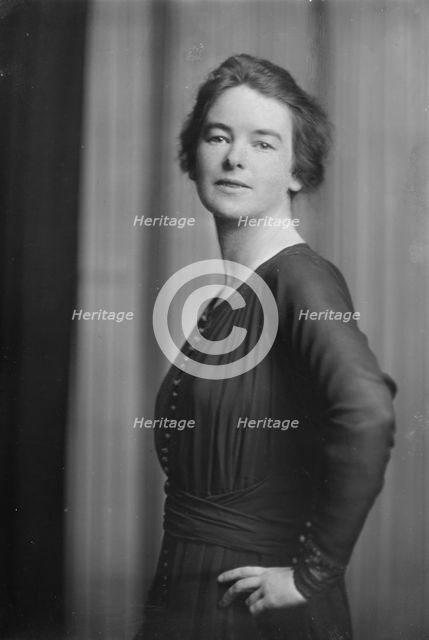 Mrs. Marshall, portrait photograph, 1918 Nov. 23. Creator: Arnold Genthe.